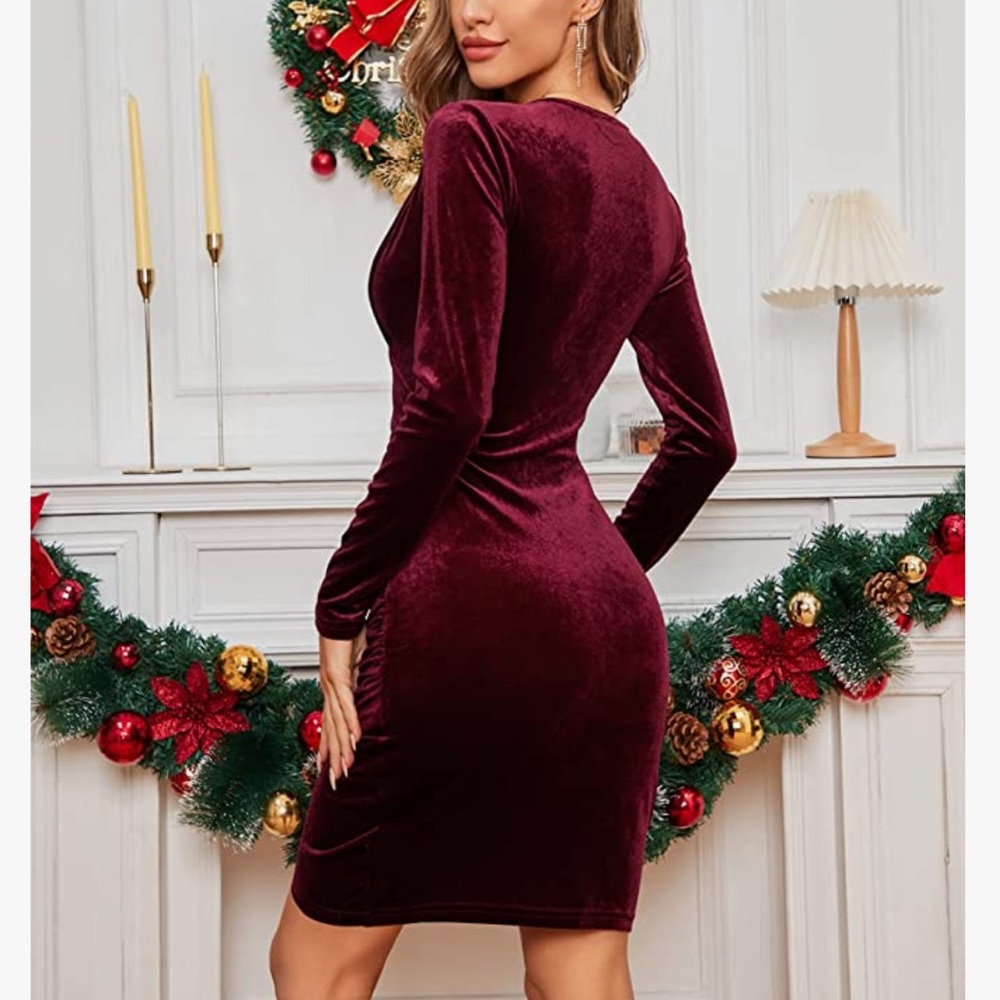 💫5/$25💫Velvet Plunge Long Sleeve Fitted Cocktail Dress Mini - Picture 2 of 9
